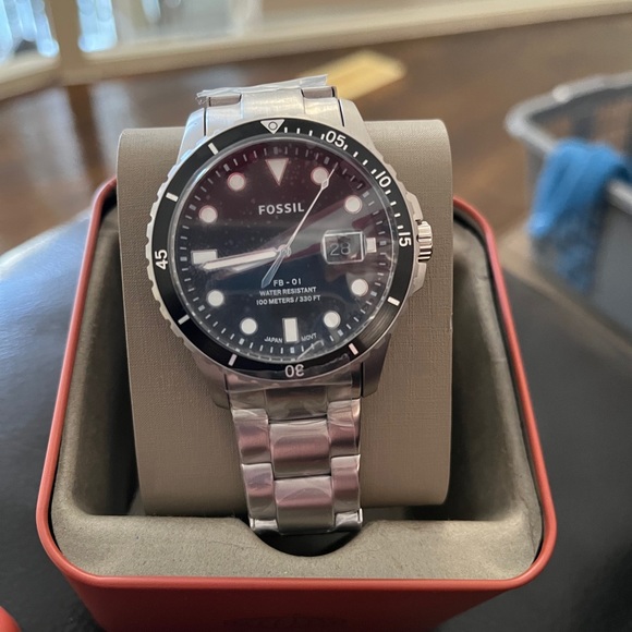 Brand New Fossil Watch - Picture 2 of 8